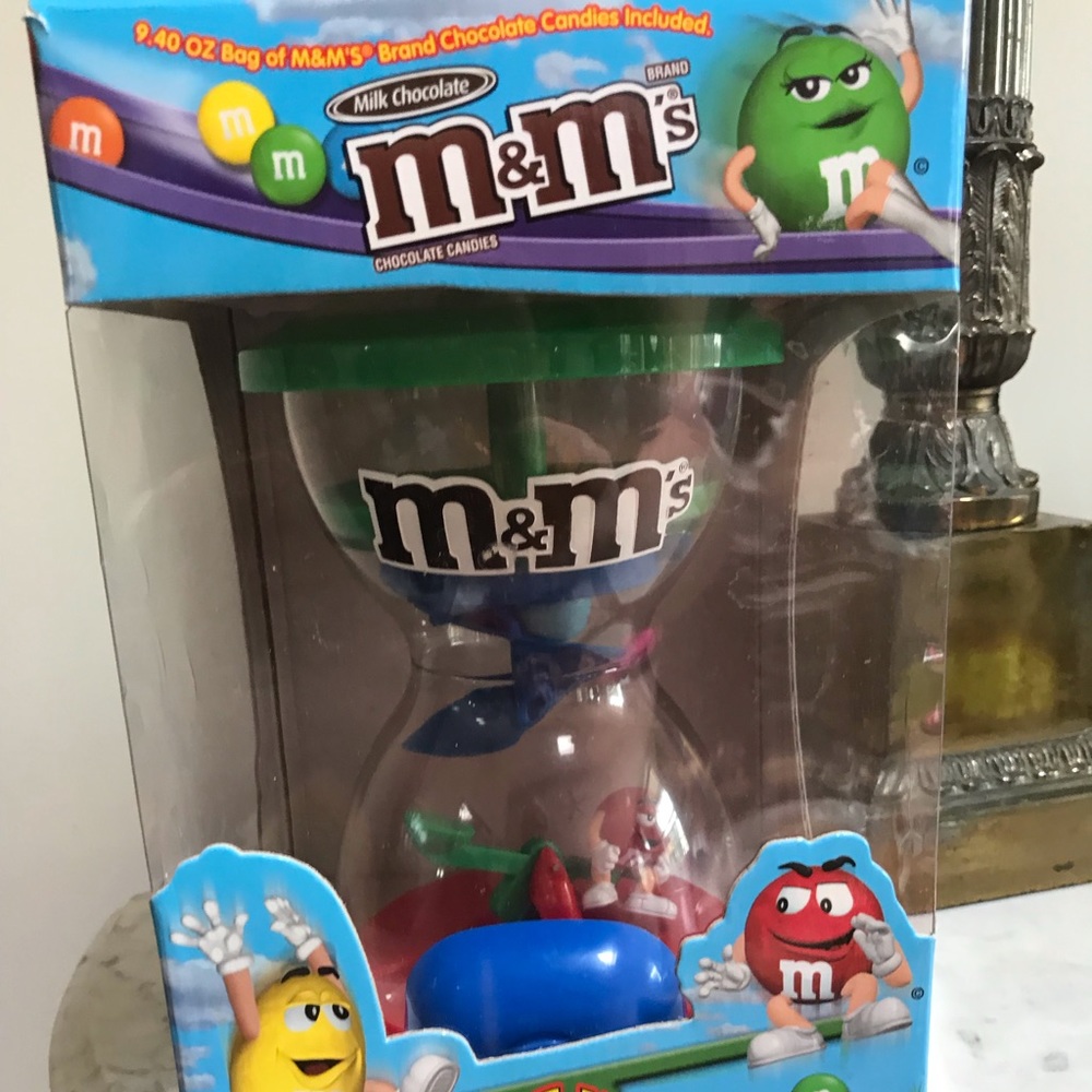 M&M Fun Machine Candy Dispenser - Picture 2 of 3
